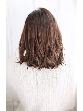 トランクイル サフリック(TRAN9UIL safric) 20代30代40代　かきあげアンニュイロブ【烏丸】