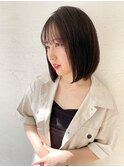 ナチュラル前下がりボブ