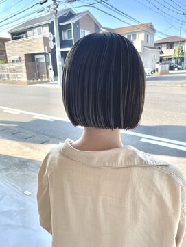 エテ(ete) ショートボブ オリーブベージュ