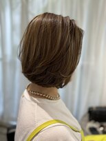 ツムグ 代官山店(TUMUGU)&nbsp;小顔ショートボブ丸みショート×パープルブラック白髪ぼかし