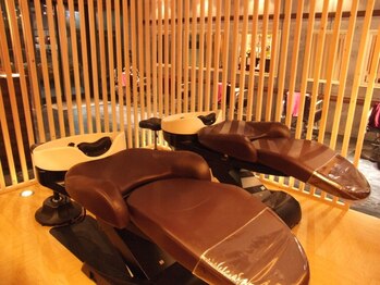 cut speciality CHROMA　【クロマ】