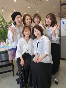 デューポイント 明石硯町店の写真/女性同士だからお悩みも相談しやすい♪女性ならではの目線で、あなたの魅力を引き出すスタイルをご提案―。