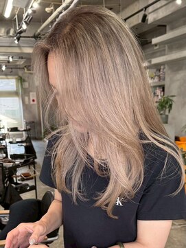 アポロ 横浜駅店(apollo) xバレイヤージュ/ホワイトグレージュ/レイヤーカット