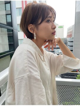 横顔がきれいに見える上質ショート