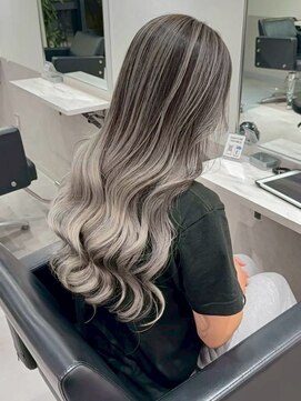 シエラ 南船場(CIERA.) 前下がりボブハイライトバレイヤージュグラデーションカラー