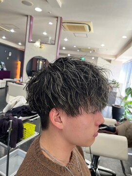 アイズ 海老名(AIZU) メンズハイライト　メッシュ　メンズツイストスパイラルパーマ