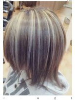 ヘアースペース 練馬店(hair space COCO) ホワイトハイライト、シルバーグレー
