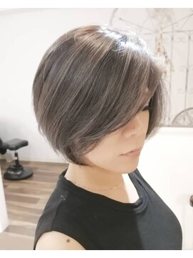 ミマール(mimar) バレイヤージュ&ハンサムショートボブ