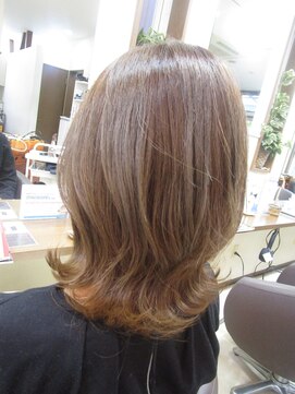 コアフィールフィス(COIFFURE fils) 【見附　今町】人気☆ひし形シルエットミディ×アッシュカラー