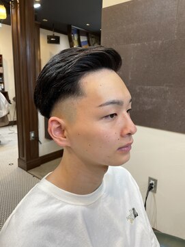 バーバー アカダマ 七三分けバーバースタイル