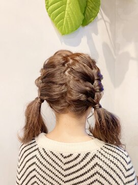 カーラン(CARLIN) ヘアセット/ツインテールアレンジ