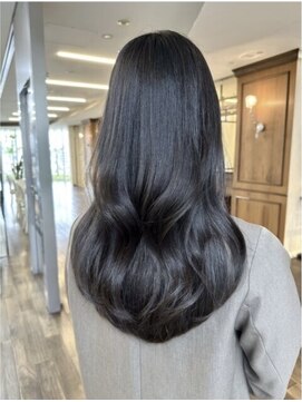 ザック ヴィ(ZACC vie) レイヤーカット/セミロング/艶カラー/学割U24