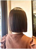 切りっぱなしボブ/縮毛矯正/トリートメント/ストレート/オリーブ