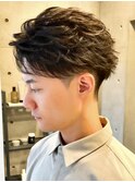 フェザーパーマ　フェザーショート　センターパート　刈り上げ