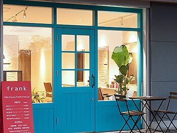 フランク(frank)の写真/心地よいナチュラルテイストのゆったり空間で癒し時間を♪マンツーマン施術で、心と体をリフレッシュ!