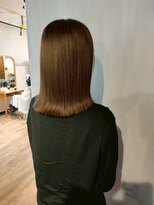 オーストヘアジジ(Aust hair Gigi)&nbsp;オリーブブラウンとミディアムボブ