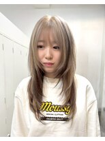 ロッカ(ROCCA)&nbsp;ミディアムレイヤーカット顔まわりで魅せる韓国風レイヤー