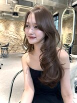 シティ オモテサンドウ(CITY omotesando) レイヤーカット 顔まわりカット バタフライカット 海外ヘア