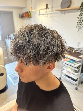 ジュエ(jouer) マッシュハイライトツイストスパイラルパーマ