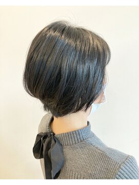 スタジオ アルファプラス 日暮里店(studio α+) ステップボーンカットカットボブショートハイライト白髪ぼかし