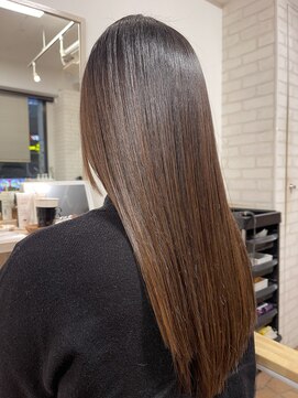 アンジュ ラヴィ(Ange Lavie) うねりも低アルカリ矯正でうる艶髪を♪KG030