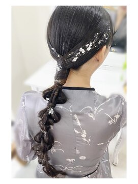 セットサロン ココ 黒髪銀箔ヘアセット