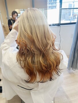 チェレ アズーリ 狭山店(Chere azuri) ホワイトブロンド・キツネカラー・エンドカラー・