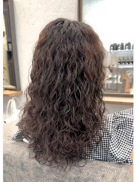 フローレア(Flow rare) ミディアムスパイラルパーマ/ハードパーマ【岩本大樹】