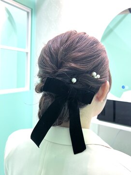 大人可愛いシニヨンアレンジ