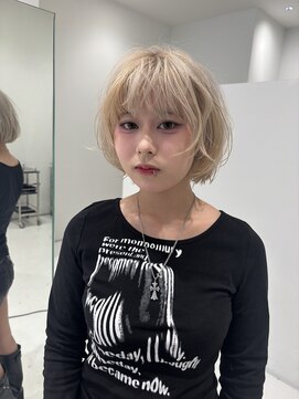 ハイブ 金沢(Hive) ミニボブぬきっぱなしハイトーンレイヤーボブホワイトブロンド