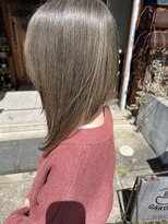 へアサロンアンドカフェガーデン(hair salon&cafe GARDEN)&nbsp;ブリーチありカラー/オリーブベージュ/レイヤーカット