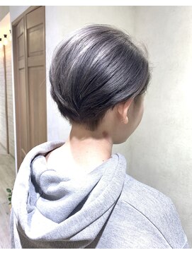 カルテット(Quartett) 【Quartett】シルバーグレー×ショート