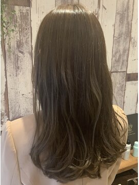 リッカ ヘアーガーデン(Lycka hair garden) 透明感あるオリーブグレージュカラー