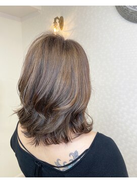 ヘアーアンドメイク ドレス(DRESS) 白髪ぼかしハイライト