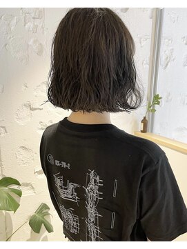 コフィー バイ メルト 吉祥寺(cofy by melt) 【三ツ井純】ゆるめとれかけパーマでミニボブ 透明感グレージュ