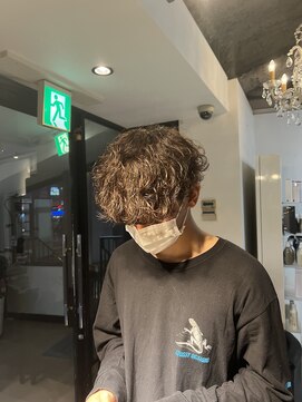 アイズ 海老名(AIZU) 波巻きスパイラルパーマツイストスパイラルパーマメンズマッシュ