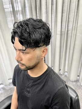 ベロ(Belo) メンズカットメンズパーマスパイラルツイストセンターパート