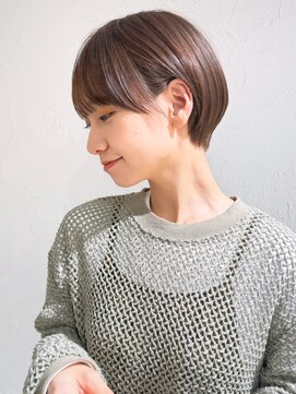 アンド ストーリーズ(&STORIES) 前髪あり耳掛け丸みくびれショートボブ20代30代40代50代（蘭）