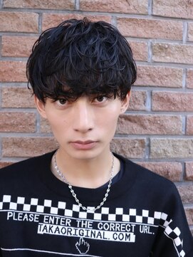 アーリー(Ali'i) ツヤ無造作パーマ束感ショート刈り上げツーブロックマッシュ