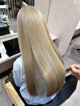 シアン(CYAN) 髪質改善カラー ブリーチ インナー ホワイトベージュ