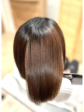 ミニマル(MINIMAL) 極上ツヤ髪ストレート＋カット
