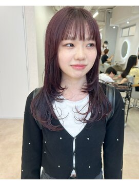 フェブリエ(Fevrier) チェリーブラウンのレイヤーカット フェイスレイヤー 暗めカラー