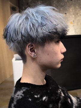 メンズサロン ガウディ 博多店(men's salon Gaudi) ホワイトシルバー×黒エンドカラー×メンズツーブロックマッシュ