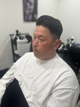 ゴールデンエイジ(Golden Age) ラフサイドパート フェードカット