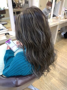 フラット 千葉(Flat.) グレーハイライトカラー【千葉】