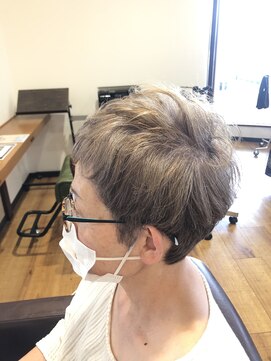 ジッカジッカ(Jicca Zicca) ブリーチ/ダブルカラー/脱白髪染め/白髪ぼかし/ベリーショート/