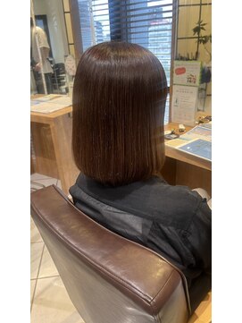 ボヌール オオサカ(Bonheur OSAKA) 縮毛矯正とカラーの同時施術が可能です