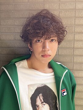 スタジオフォーエイチ(STUDIO 4H) 波巻き/スパイラル/ツイスト/マッシュパーマ/絶壁解消/プードル