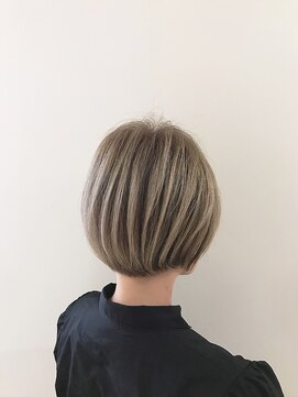 アイズ(I's) ボブショート×ダブルカラー