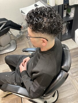 エル バルベロ(EL BARBERO) 宮城風パーマ&ローフェード